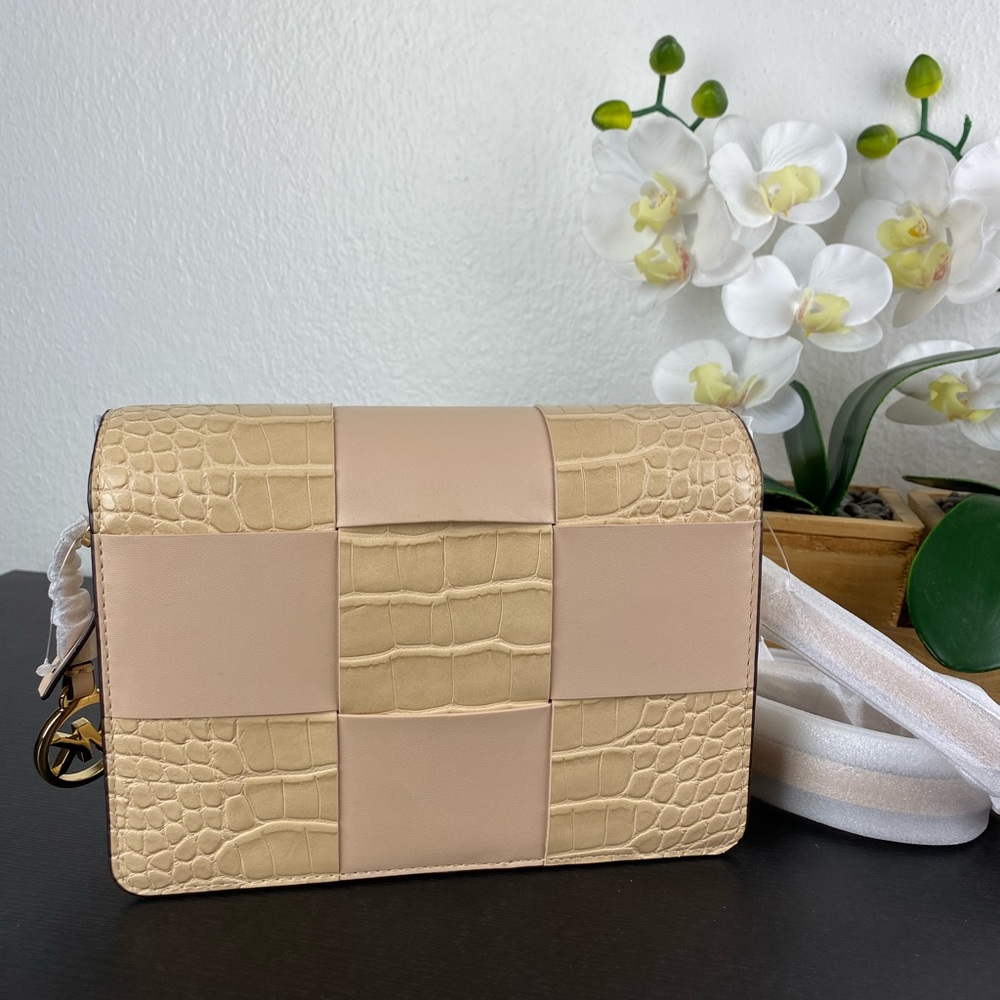 Michael Kors Mercer small cluth crossbody - Picture 3 of 9